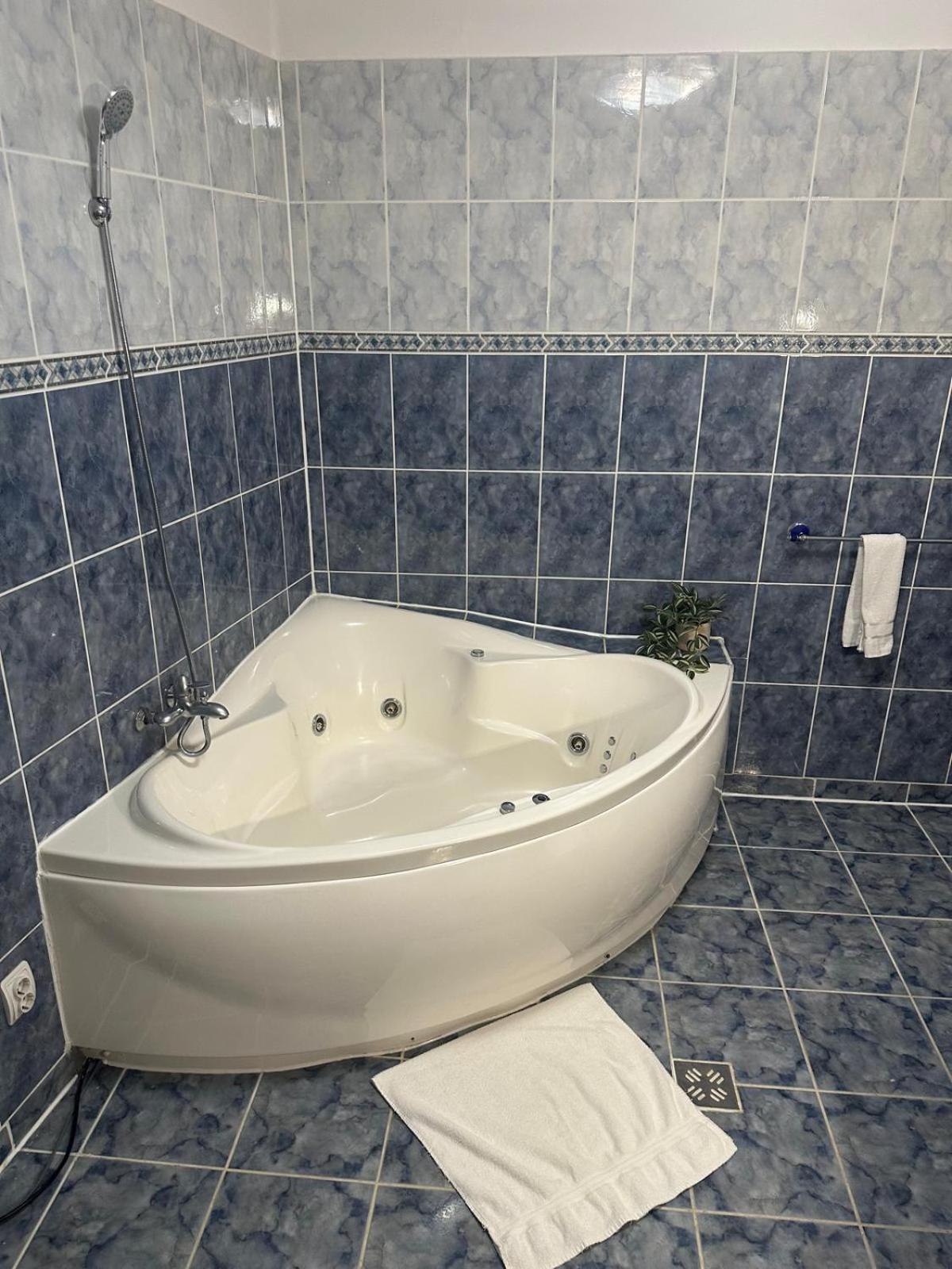 Hotel Rubin*** Георгени Экстерьер фото